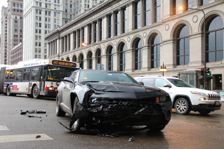 Aseguradoras de Autos Cometen Actos de Fraude en Chicago